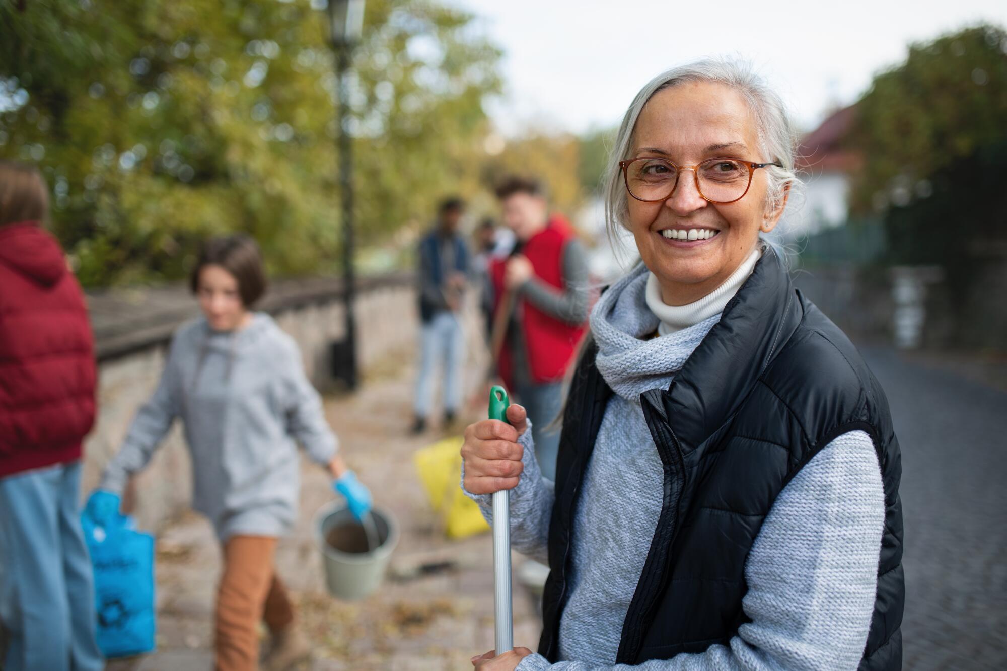 How to Find Volunteer Work for Seniors